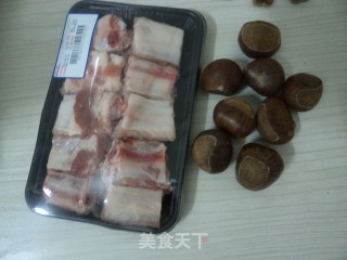 栗子红烧排骨的做法步骤：1