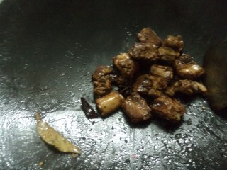 栗子红烧排骨的做法步骤：7