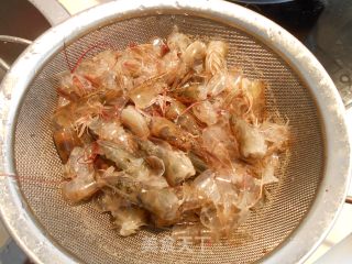 虾皮两吃之——【超级补钙零食】炸虾皮的做法步骤：3
