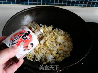 香菇酱炒饭的做法步骤：6