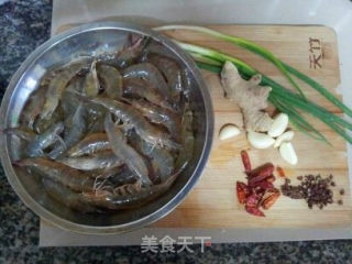 麻辣虾的做法步骤：1