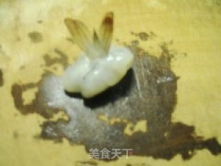 开背番茄虾的做法步骤：2