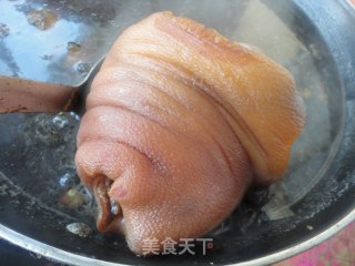 美味酱肘子的做法步骤：4