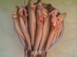 炖胖头鱼的做法步骤：1
