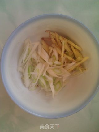 炖胖头鱼的做法步骤：2