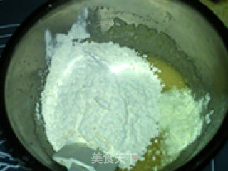 豆沙蛋黄月饼的做法步骤：6