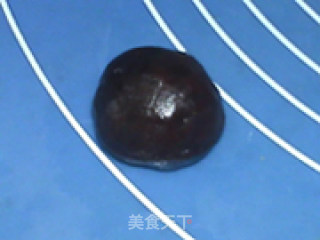 豆沙蛋黄月饼的做法步骤：13