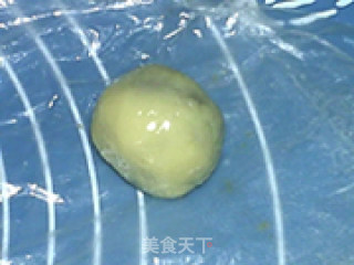 豆沙蛋黄月饼的做法步骤：19