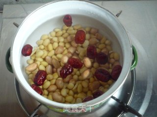 花生黄豆红枣汤的做法步骤：4