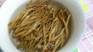 黄花菜山楂煲猪瘦肉的做法步骤：1