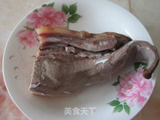 爆炒牛头肉——新疆味道的做法步骤：1