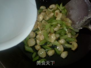 西芹百合的做法步骤：10