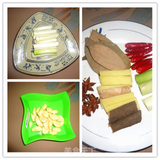 锅蒸扣肉的做法步骤：1
