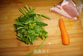 芹菜炒肉—— 最适合儿童的一道菜的做法步骤：1