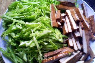 扁豆炒香干的做法步骤：2