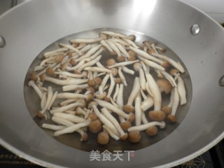 菇椒嫩牛肉的做法步骤：4