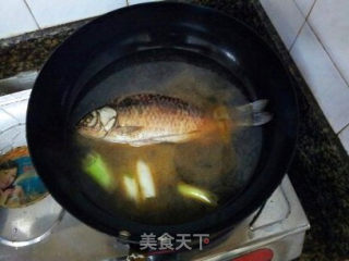 鲫鱼炖豆腐的做法步骤：6
