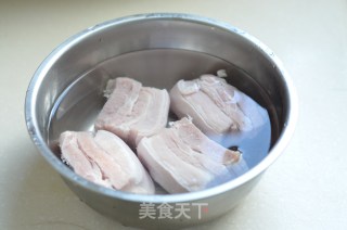 肉和芋头哪个更好吃---芋头红烧肉的做法步骤：1