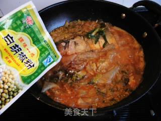 酸菜粉皮炖鲢鱼头的做法步骤：11