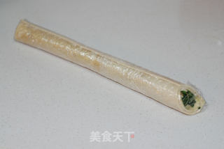 松仁菠菜卷的做法步骤：6