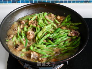 鸡块焖饼的做法步骤：10