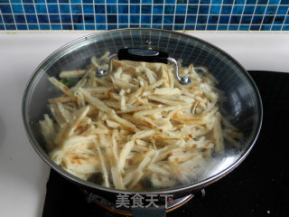 鸡块焖饼的做法步骤：13