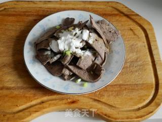 酱炒肝尖的做法步骤：5