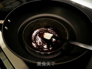 酒心巧克力玛德琳的做法步骤：1