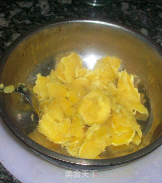 红薯饼的做法步骤：2