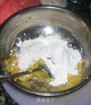 红薯饼的做法步骤：3