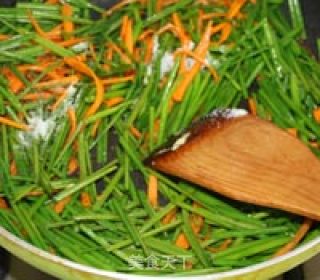 蛋炒韭菜苔的做法步骤：7