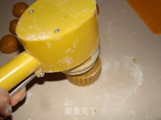 广式五仁月饼的做法步骤：12