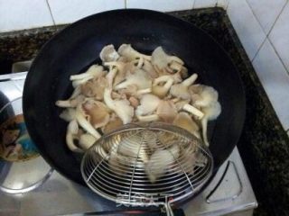 平菇肉片的做法步骤：3