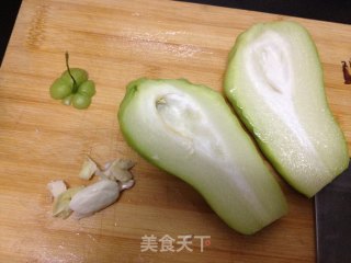 佛手木耳炒鸡蛋的做法步骤：2