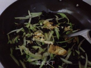 佛手木耳炒鸡蛋的做法步骤：8