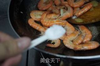 洋葱炒对虾的做法步骤：4