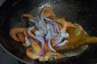 洋葱炒对虾的做法步骤：5
