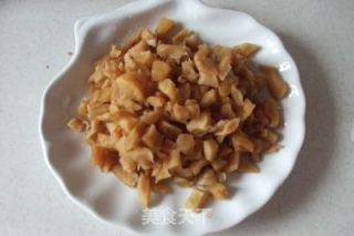 萝卜干炒毛豆的做法步骤：2