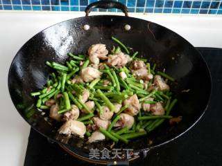 鸡块烧海虾的做法步骤：9