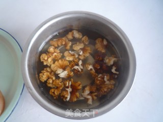酱爆桃仁鸡丁的做法步骤：3
