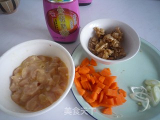酱爆桃仁鸡丁的做法步骤：6