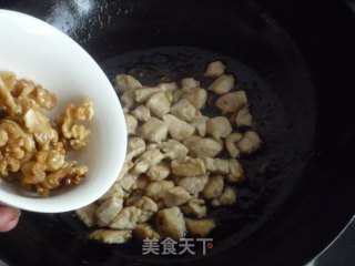 酱爆桃仁鸡丁的做法步骤：11