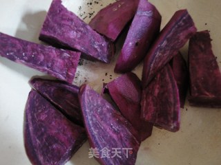 奶香紫玫瑰花卷的做法步骤：1