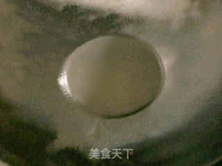 韭菜鸡蛋虾皮水饺的做法步骤：3