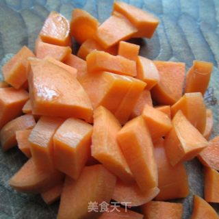红萝卜烧豆腐的做法步骤：2