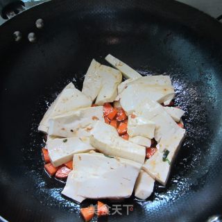 红萝卜烧豆腐的做法步骤：5