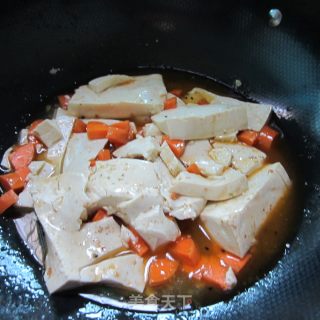 红萝卜烧豆腐的做法步骤：7