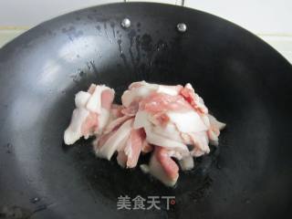青萝卜干焖五花肉的做法步骤：5