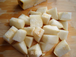 川贝银耳炖梨的做法步骤：2