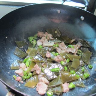 海带炒肉片的做法步骤：4